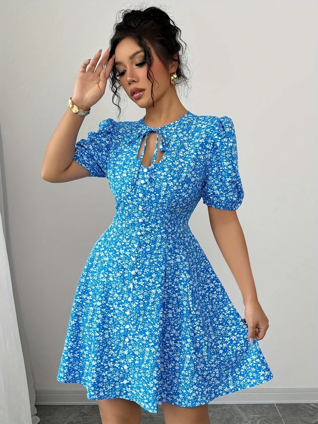 Blaues Blumenmuster-Midi-Kleid für Damen – V-Ausschnitt, Puffärmel, ärmellos, elegantes Sommerkleid