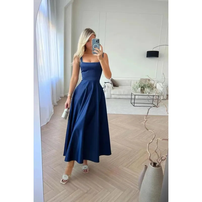 Midikleid mit verziertem Mieder und Riemen