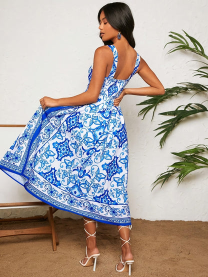Langes trägerloses Maxikleid mit geometrischem Muster