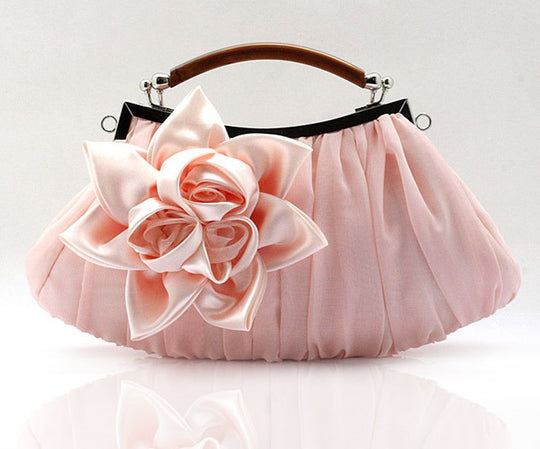Damen Clutch mit Blumenverzierung | Stilvoll