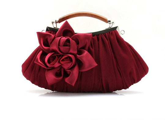 Damen Clutch mit Blumenverzierung | Stilvoll