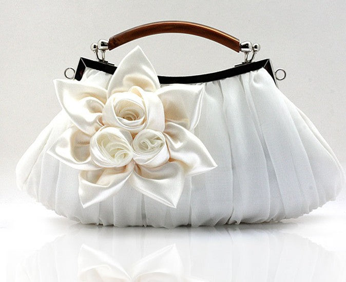 Damen Clutch mit Blumenverzierung | Stilvoll