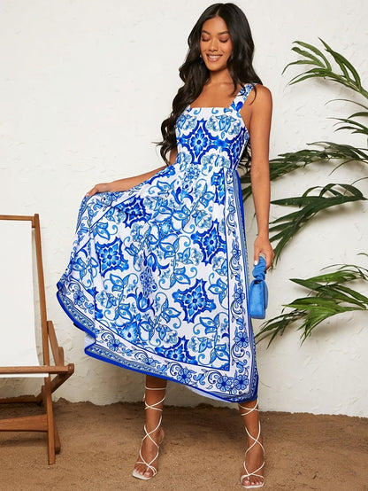 Langes trägerloses Maxikleid mit geometrischem Muster