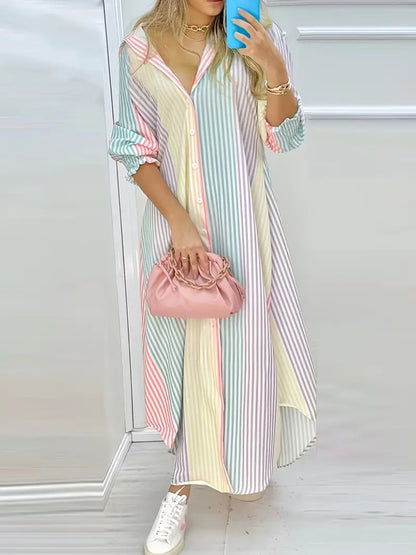 Auffälliges und stilvolles gestreiftes Hemdblusenkleid mit knöchellangem Saum