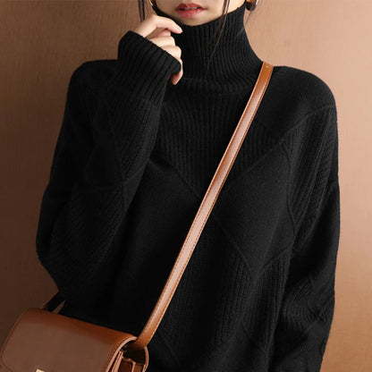 Kuschelige Eleganz: Ella Strickpullover mit Rollkragen