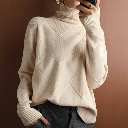 Kuschelige Eleganz: Ella Strickpullover mit Rollkragen
