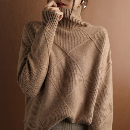 Kuschelige Eleganz: Ella Strickpullover mit Rollkragen